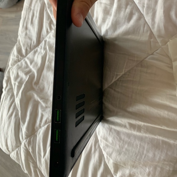 RAZOR LAPTOP - Picture 7 of 7